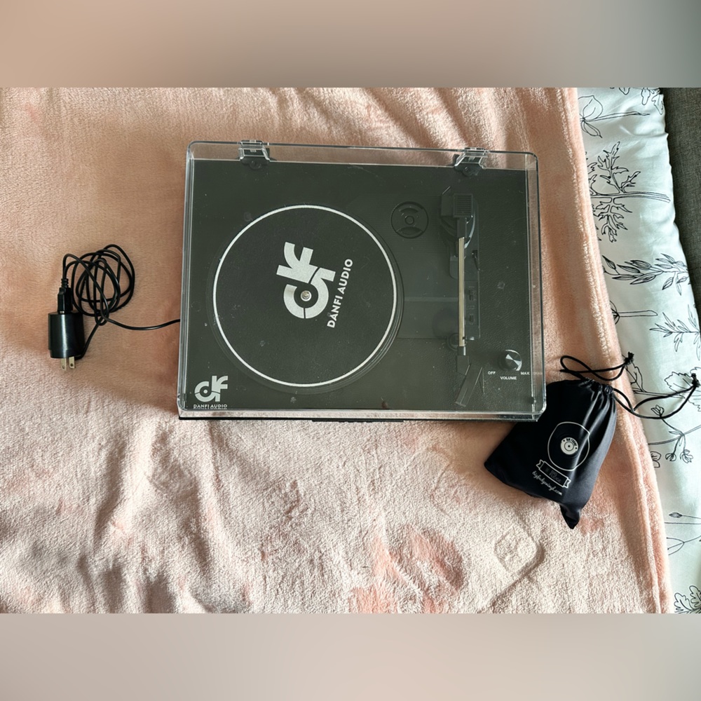 Bluetooth record player🎶 USED!!GOOD CONDITION😊!!